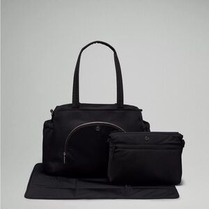 Lululemon New Parent Tote 20L in Black New with Tag